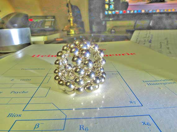 Fano tetrahedron - magnetic balls